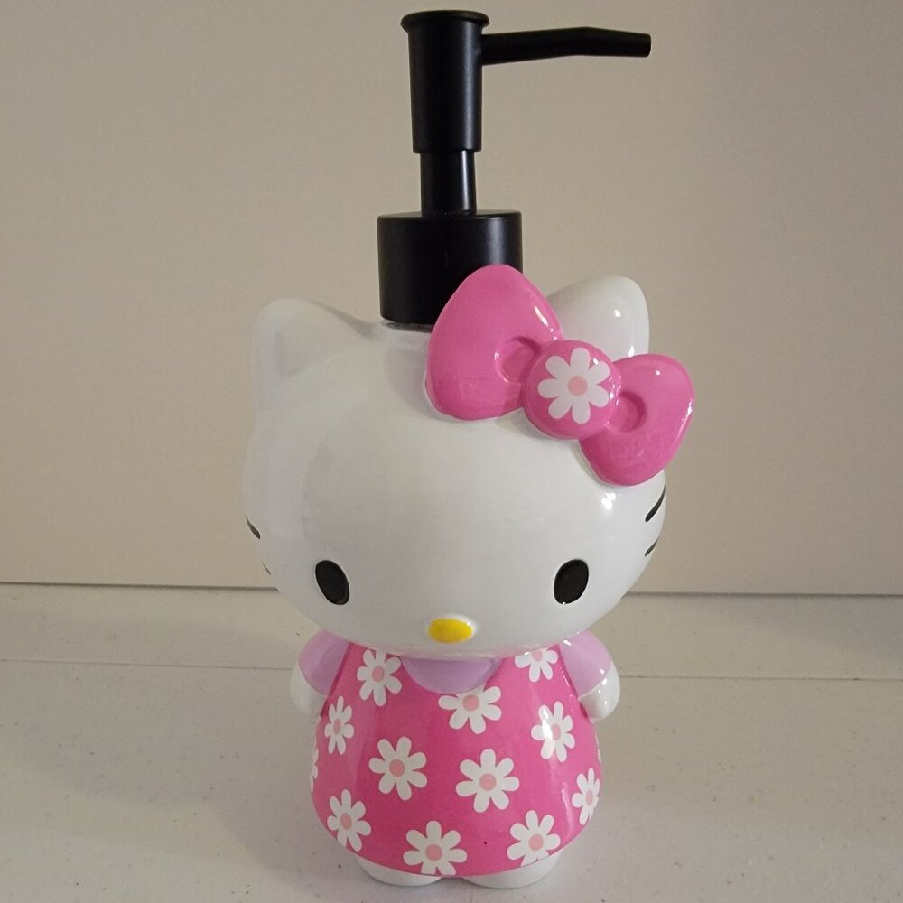 Hello Kitty Soap Dispenser Ceramic Pink Daisy Sanrio Bathroom Decor Pump Bottle